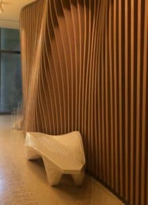 Zaha Hadid dekorativna stena s lavicou